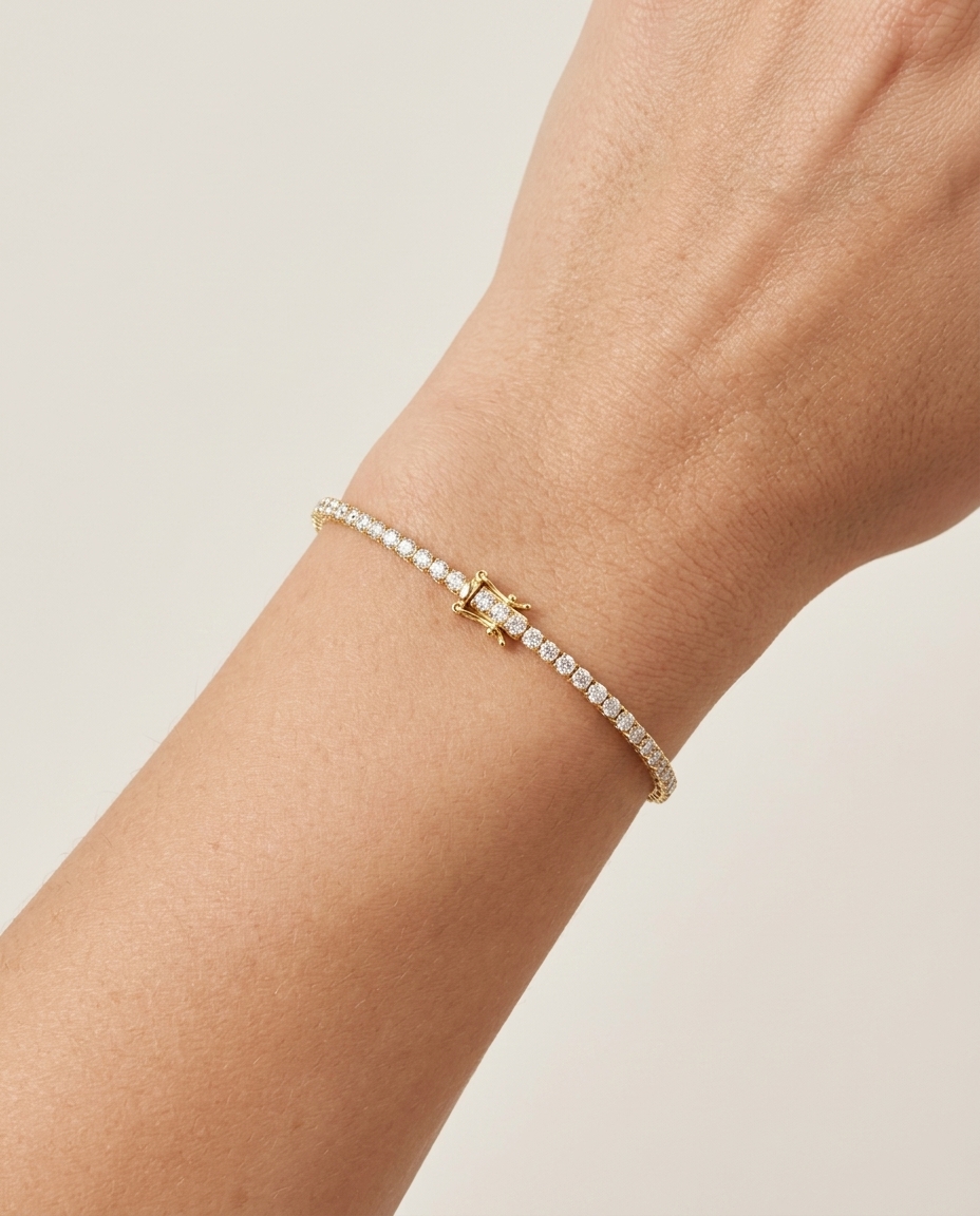 14KT Gold Diamonds Tennis Bracelet 1.00 Cts on model