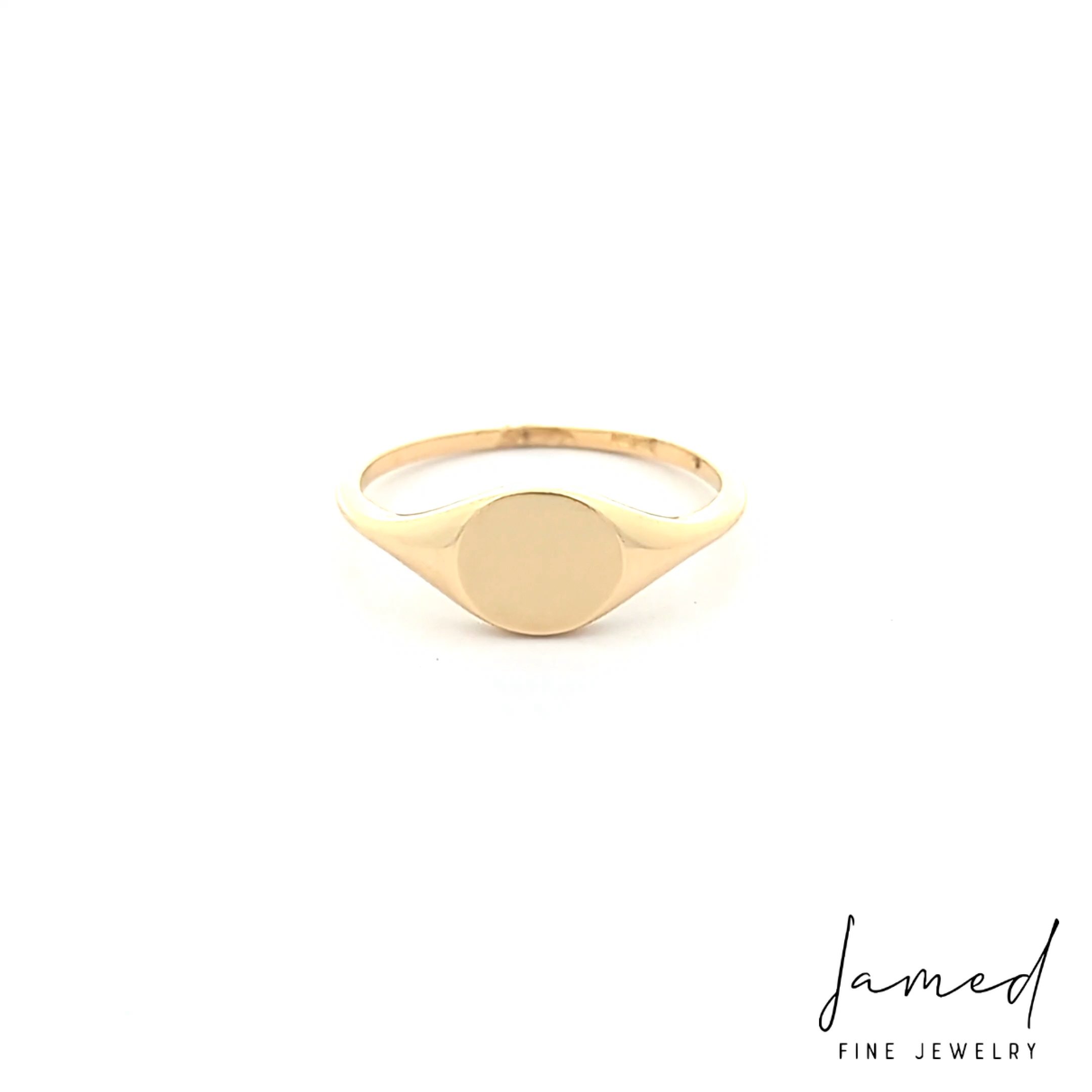 Round Shape Plain Ring in Yellow Gold